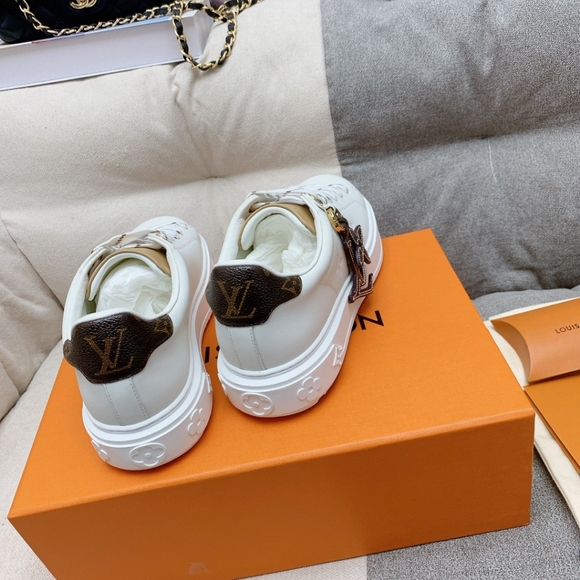 👑👑Louis Vuitton Nice sneakers 👟👟 - Picture 7 of 9